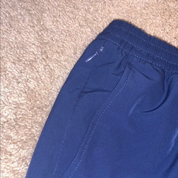 Banana Republic Men's Navy Blue Polyester Elastic Shorts Small - Picture 9 of 9